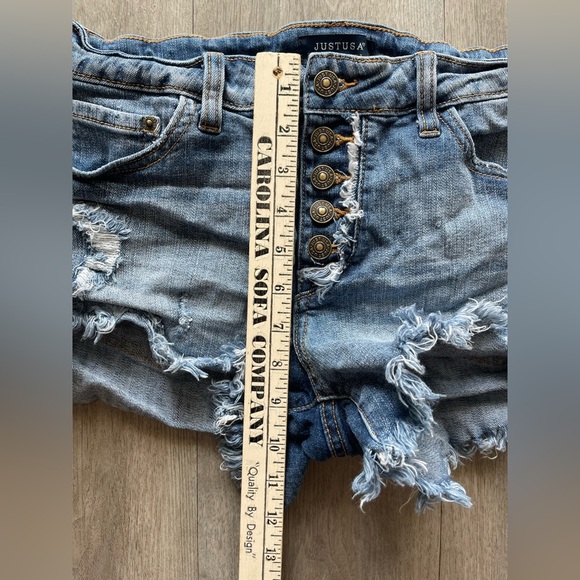 Just Usa Denim Distressed Stretchy Shorts Women’s 28 - Picture 6 of 6